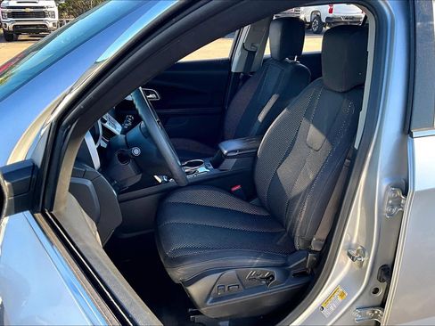 Used 2017 Chevrolet Equinox LS FWD image 25