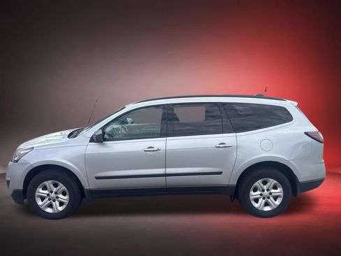 Used 2016 Chevrolet Traverse LS FWD image 2