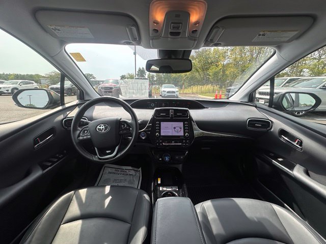 Used 2022 Toyota Prius XLE AWD/4WD image 2