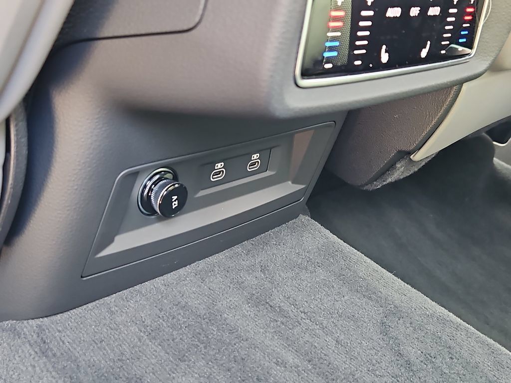 Certified 2025 Audi SQ7 Prestige w/ Prestige Package AWD/4WD image 24