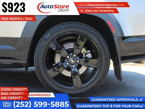 Used 2023 Land Rover Defender 130 X-Dynamic SE AWD/4WD image 9