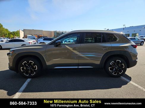 Used 2023 MAZDA CX-50 Meridian Edition image 2