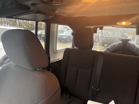 Used 2015 Jeep Wrangler Unlimited Sport w/ Quick Order Package 24S image 12