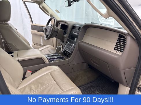 Used 2017 Lincoln Navigator Select image 30