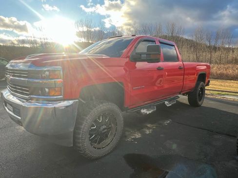 Used 2018 Chevrolet Silverado 3500 W/T w/ WT Convenience Package image 3