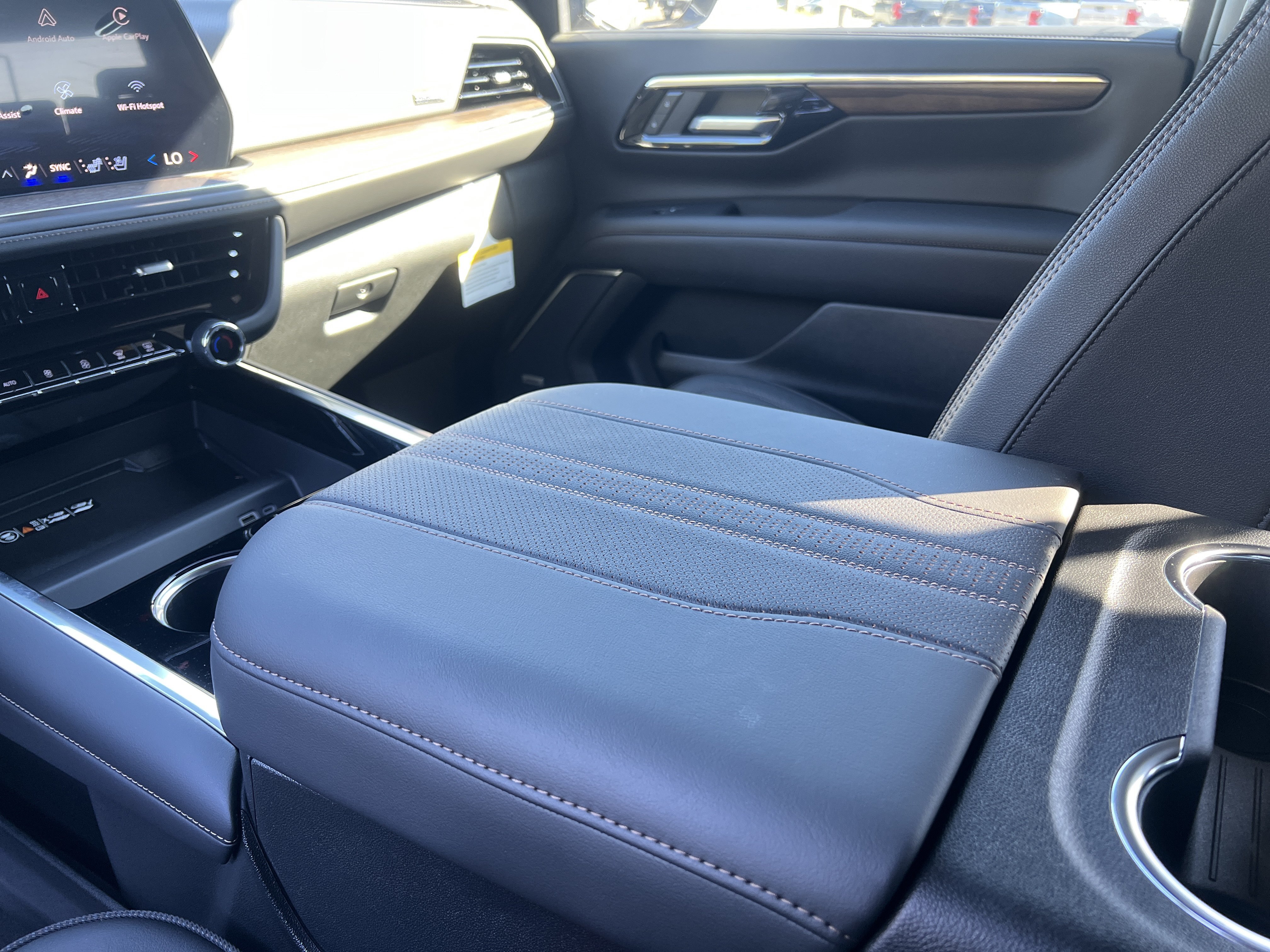 New 2026 Chevrolet Tahoe High Country w/ Sun And Tow Package AWD/4WD image 28