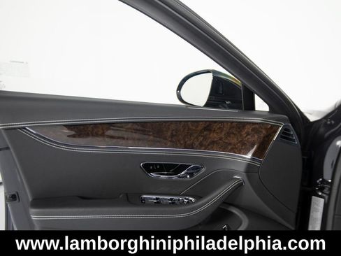 Used 2024 Bentley Flying Spur V8 AWD/4WD image 13
