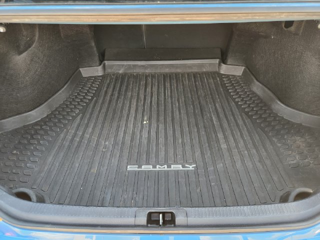 Used 2024 Toyota Camry SE w/ Cold Weather Package FWD image 32