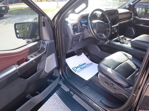 Used 2021 Ford F150 Lariat w/ Equipment Group 502A High AWD/4WD image 3