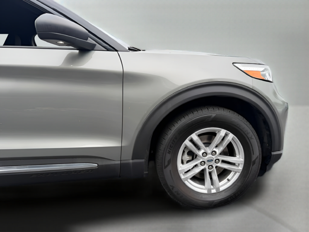 Used 2020 Ford Explorer XLT w/ Comfort Package AWD/4WD image 23