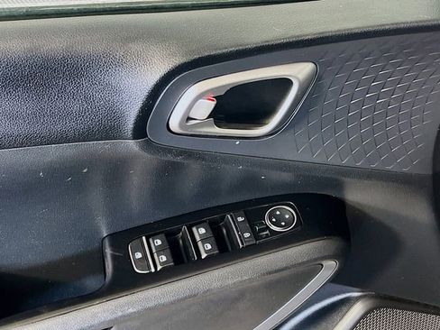Used 2021 Kia Soul S image 12