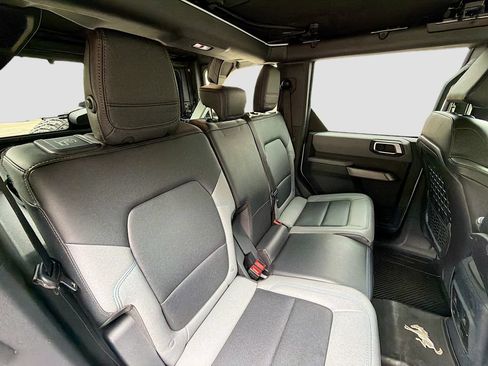 Used 2023 Ford Bronco Black Diamond w/ Sasquatch Package AWD/4WD image 30