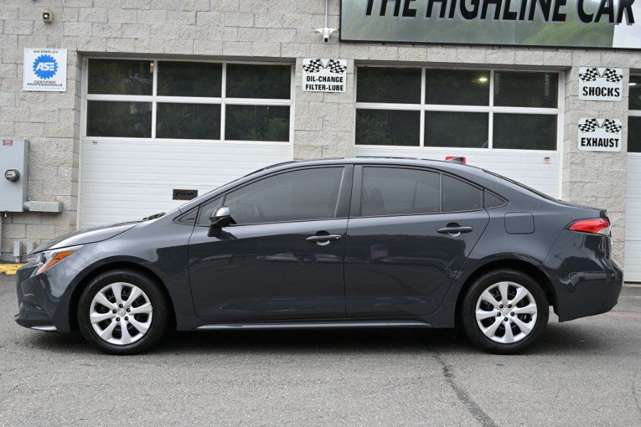 Used 2024 Toyota Corolla LE FWD image 2