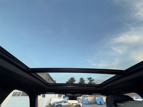 Used 2023 GMC Yukon XL Denali image 25