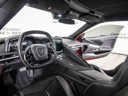 Used 2021 Chevrolet Corvette Stingray w/ Z51 Performance Package image 20