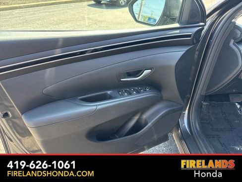 Used 2023 Hyundai Tucson SEL FWD image 11