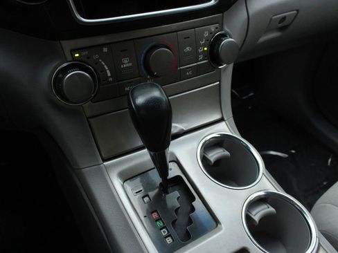 Used 2013 Toyota Highlander Hybrid image 32