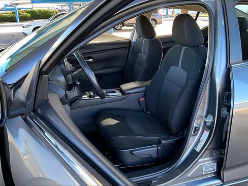 Used 2024 Nissan Sentra SV w/ All-Weather Package image 7