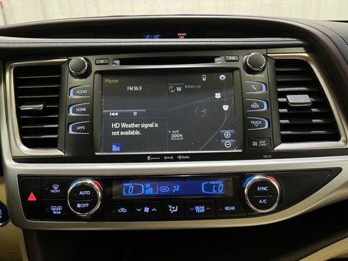 Certified 2017 Toyota Highlander XLE AWD/4WD image 21