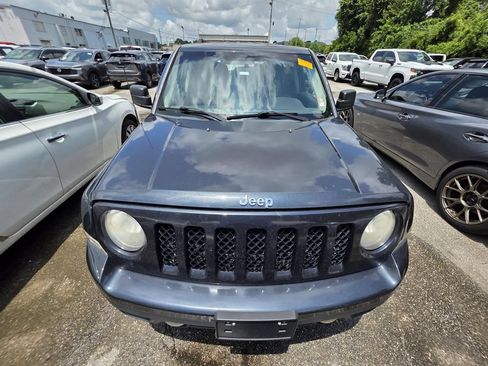 Used 2014 Jeep Patriot Sport w/ Power Value Group FWD image 2