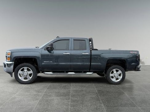 Used 2017 Chevrolet Silverado 2500 W/T w/ Snow Plow Prep Package AWD/4WD image 2