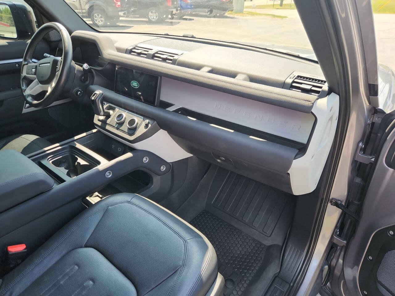 Used 2021 Land Rover Defender 110 SE AWD/4WD image 24