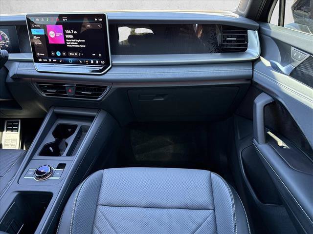 New 2026 Volkswagen Tiguan SE R-Line FWD image 24
