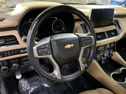 Used 2021 Chevrolet Tahoe Premier w/ Premium Package image 18