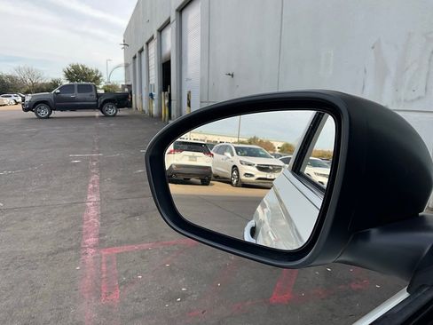 Used 2025 Nissan Altima 2.5 SV image 19