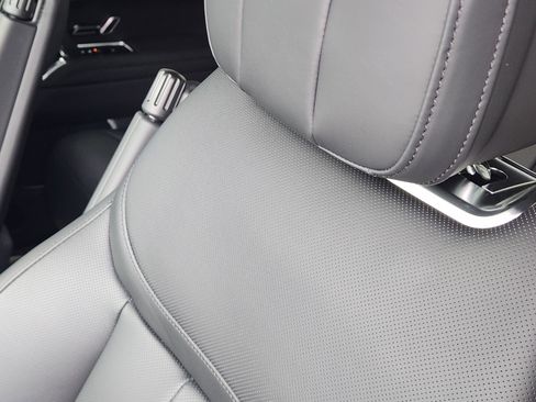 New 2025 Land Rover Range Rover SE image 15