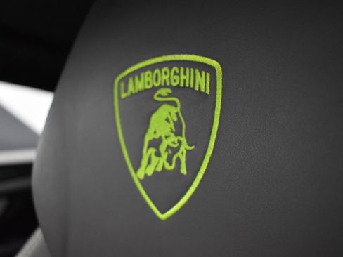 Used 2020 Lamborghini Urus image 16