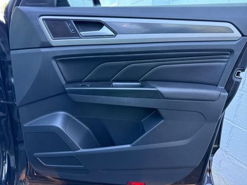 Used 2020 Volkswagen Atlas Cross Sport SEL R-Line AWD/4WD image 25