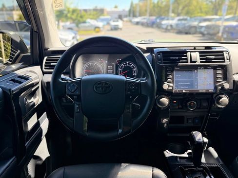 Used 2023 Toyota 4Runner TRD Off-Road Premium w/ Moonroof Package AWD/4WD image 24