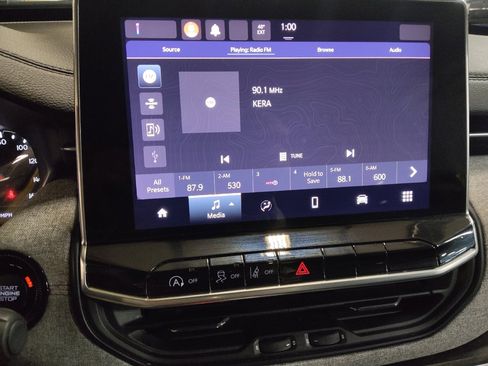 Used 2024 Jeep Compass Latitude w/ Altitude Special Edition AWD/4WD image 25