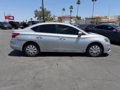 Used 2019 Nissan Sentra S FWD image 2