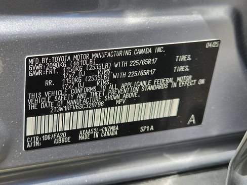 Used 2025 Toyota RAV4 XLE FWD image 32