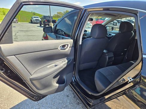 Used 2015 Nissan Sentra SV FWD image 23