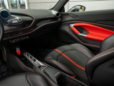 Used 2021 Ferrari F8 Tributo image 18