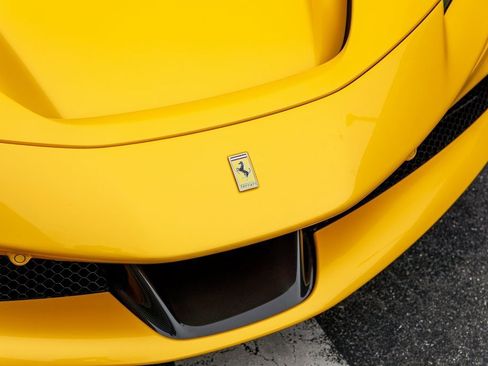 Used 2024 Ferrari SF90 Spider image 9