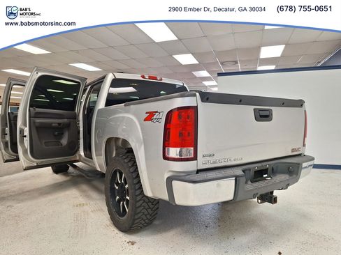 Used 2011 GMC Sierra 1500 SLE w/ Power Tech Package AWD/4WD image 14