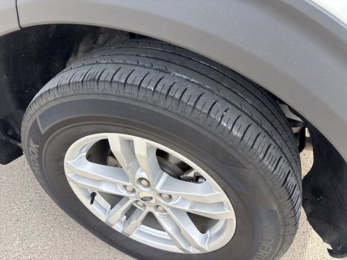 Used 2022 Ford Explorer XLT image 8