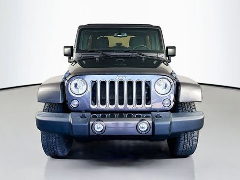 Used 2016 Jeep Wrangler Unlimited Sahara w/ Connectivity Group image 4