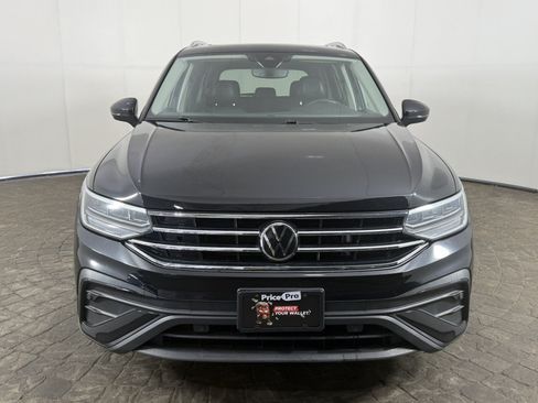 Used 2022 Volkswagen Tiguan SE AWD/4WD image 2