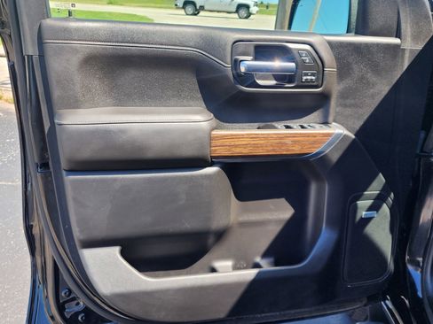 Used 2019 Chevrolet Silverado 1500 High Country image 14