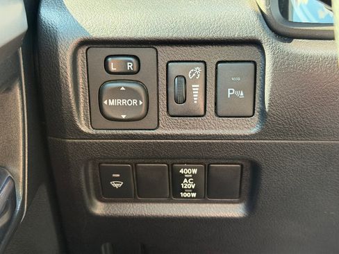 Used 2018 Toyota 4Runner Limited AWD/4WD image 7