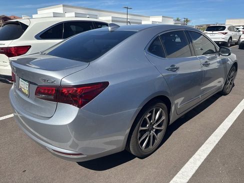 Used 2017 Acura TLX V6 image 4