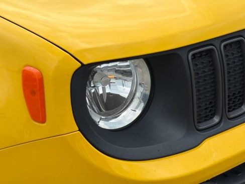 Used 2023 Jeep Renegade Trailhawk AWD/4WD image 8