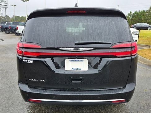 New 2026 Chrysler Pacifica Select FWD image 12