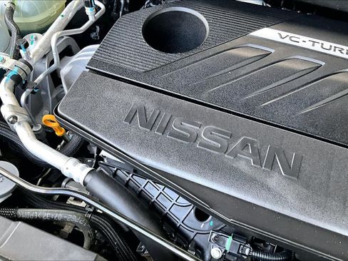 Used 2025 Nissan Rogue SV FWD image 33