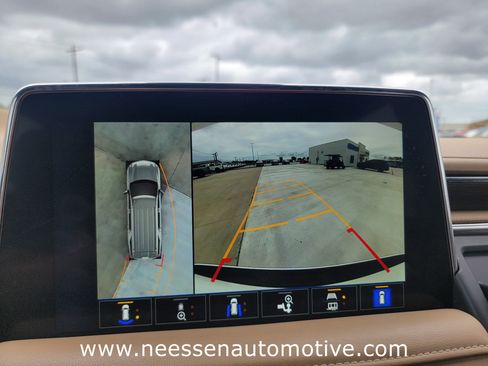 Used 2024 Chevrolet Suburban Premier RWD image 26